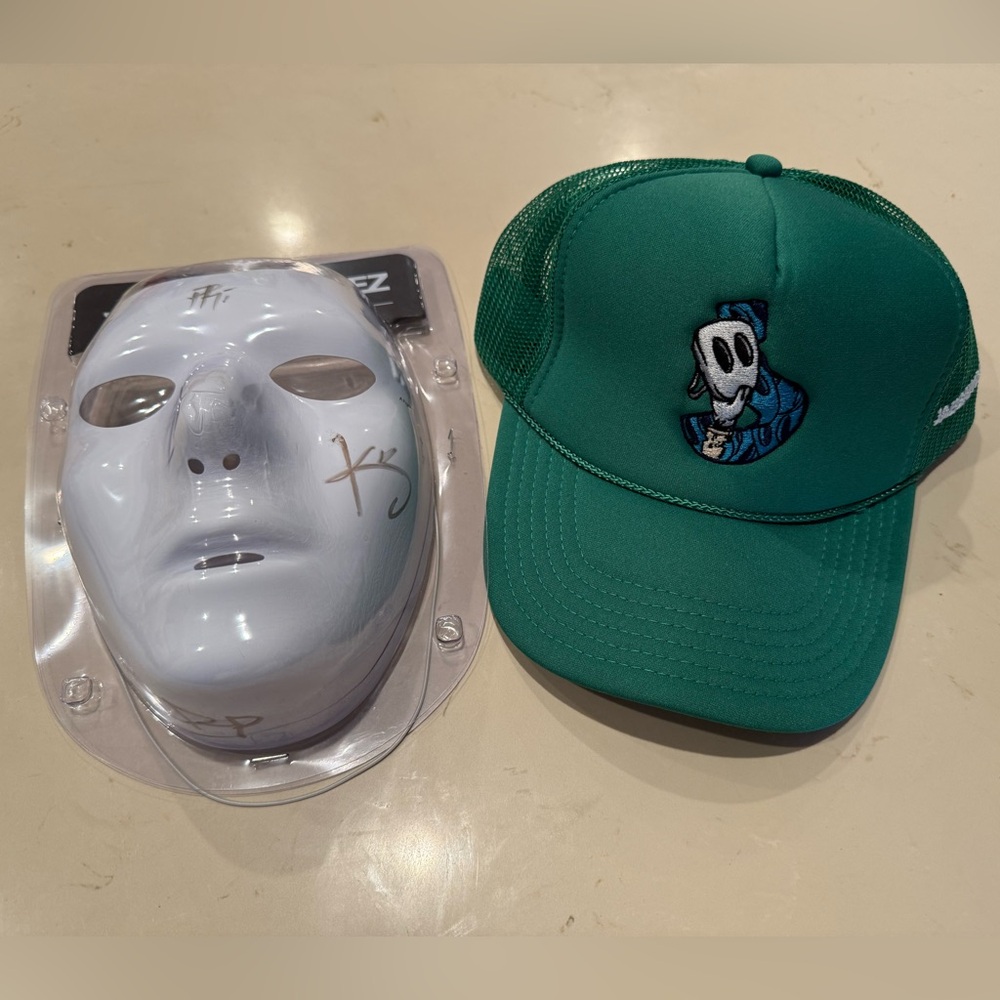 Jabbawockeez original mask and trucker hat